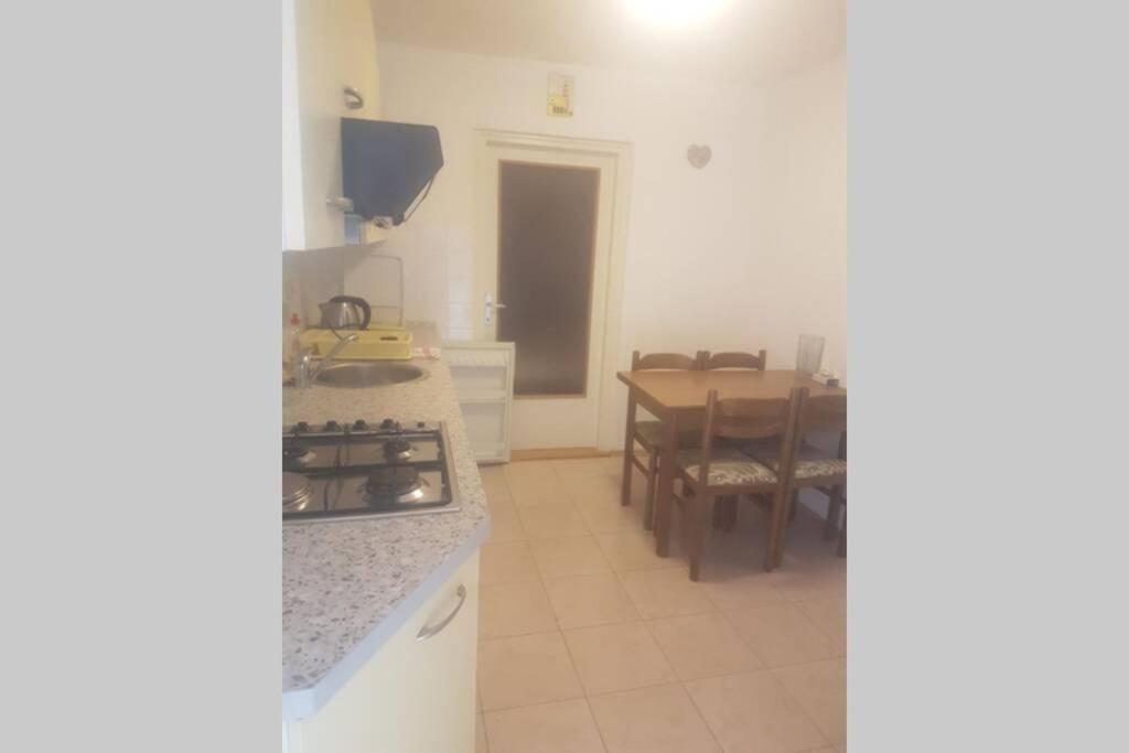 Apartman Nela Brela Buitenkant foto